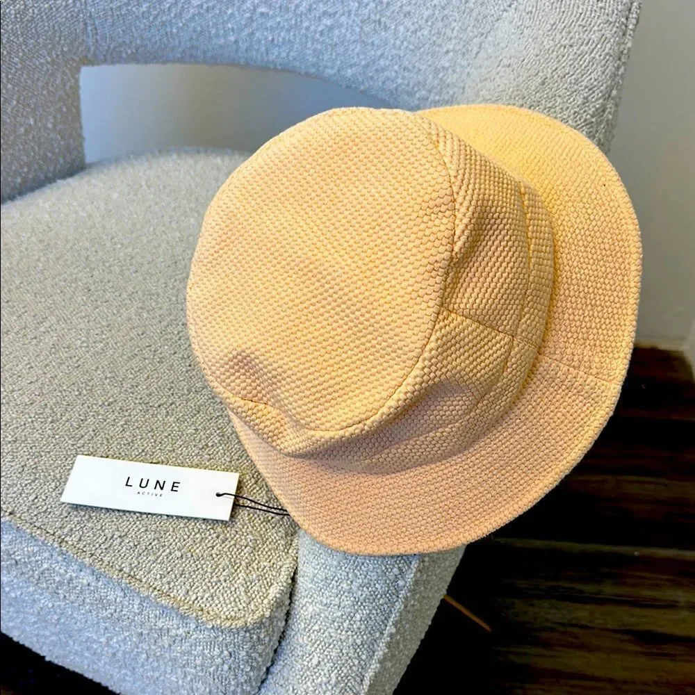 Lune Active Moon Bucket Hat – Almond Cream/Peach (Small)